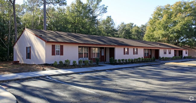 Primary Photo - Village Oaks Apartments II