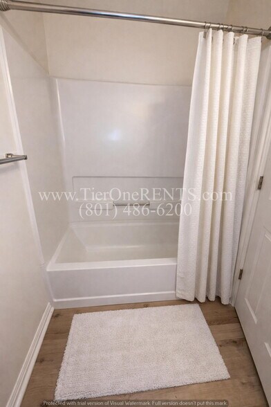 Building Photo - No deposit option for qualified renters