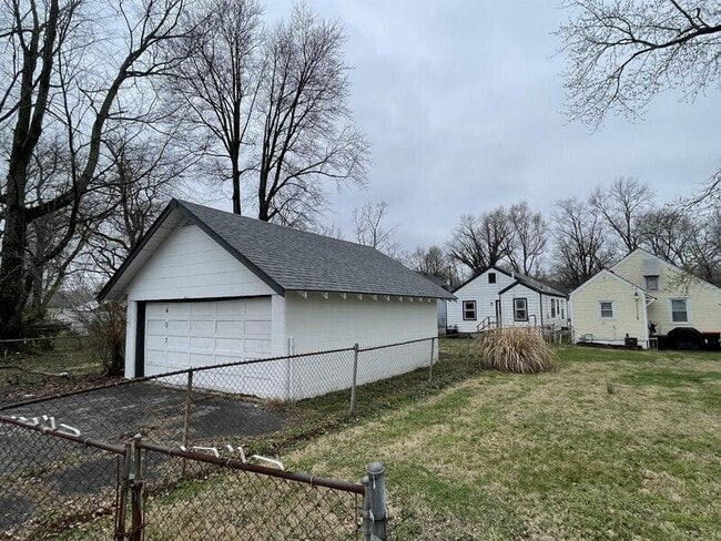 Building Photo - 407 N 42nd St