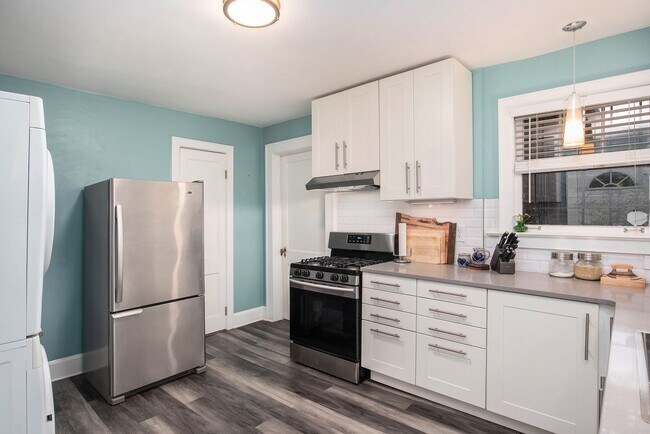 Building Photo - 1755 Langston Ave SW