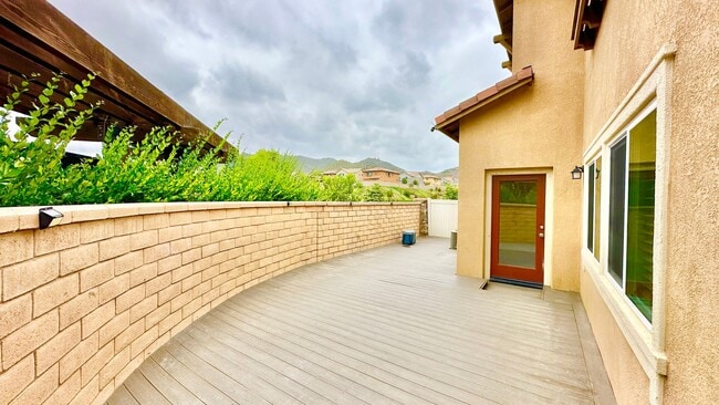 Building Photo - Beautiful Two-Story Home in the Newer Community of Horse Creek Ridge in Fallbrook!