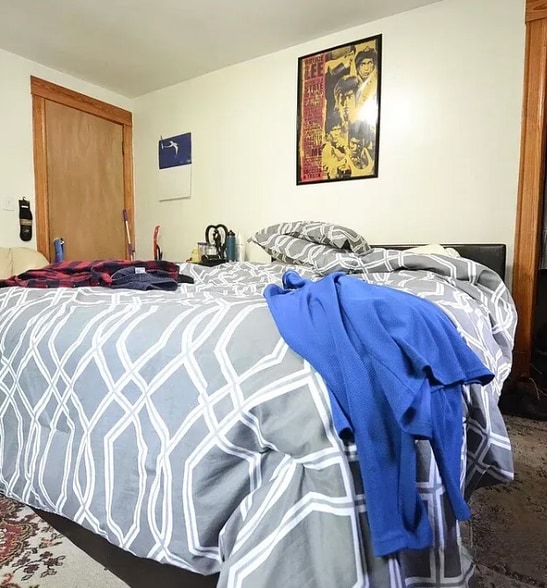 Building Photo - 27 South Crescent Circuit