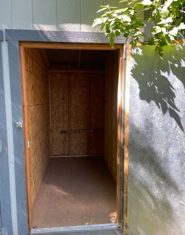 Building Photo - 831 E Stratford Ave