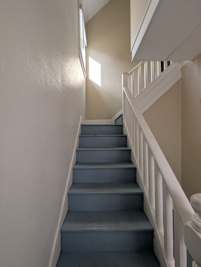 Building Photo - $1,000 Grocery Store Gift Card! 4 Bedroom,...