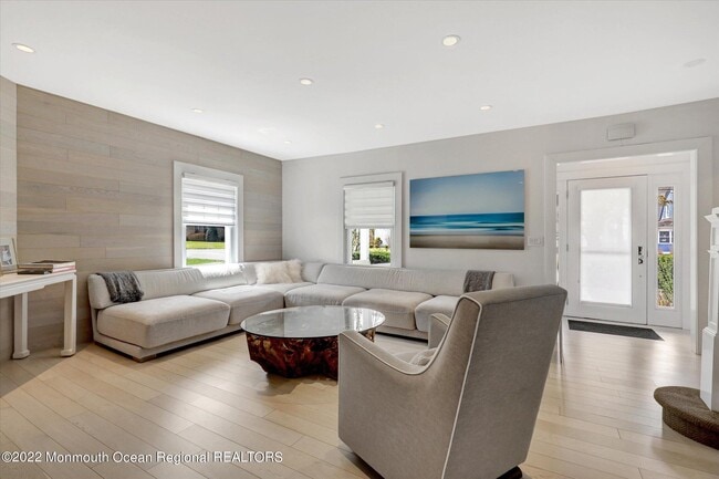 Building Photo - 1049 Norwood Ave