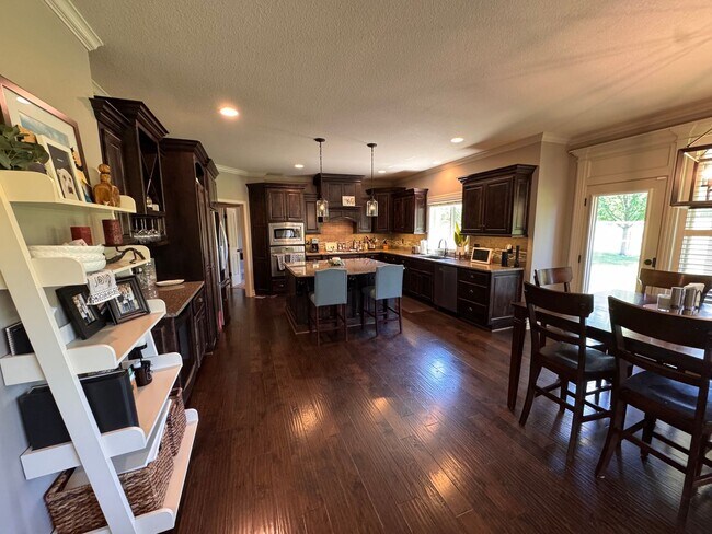 Building Photo - 5BR/5BA | Single Family Home | 3-Car Garage Parking | Fenced backyard