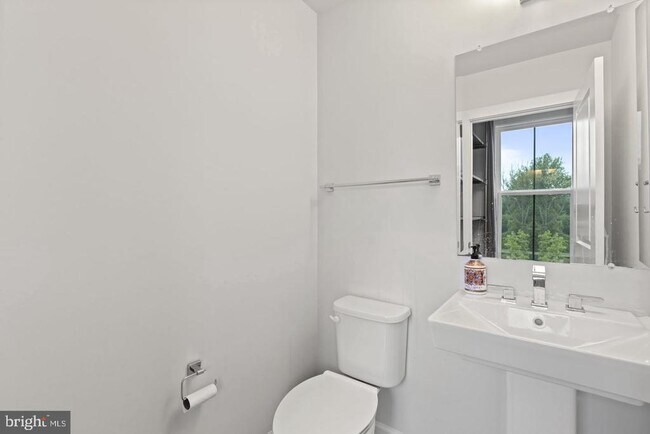 Building Photo - 3156 Goldenwave Ct