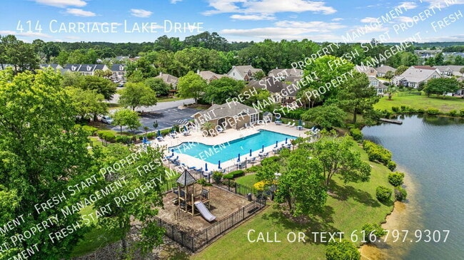 Building Photo - 414 Carriage Lake Dr