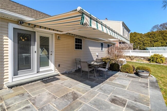 Building Photo - 217 Highlawn Rd