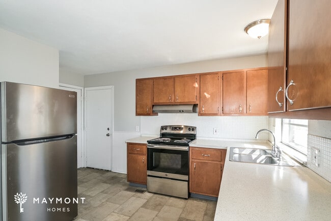 Building Photo - 1814 Millshire Dr