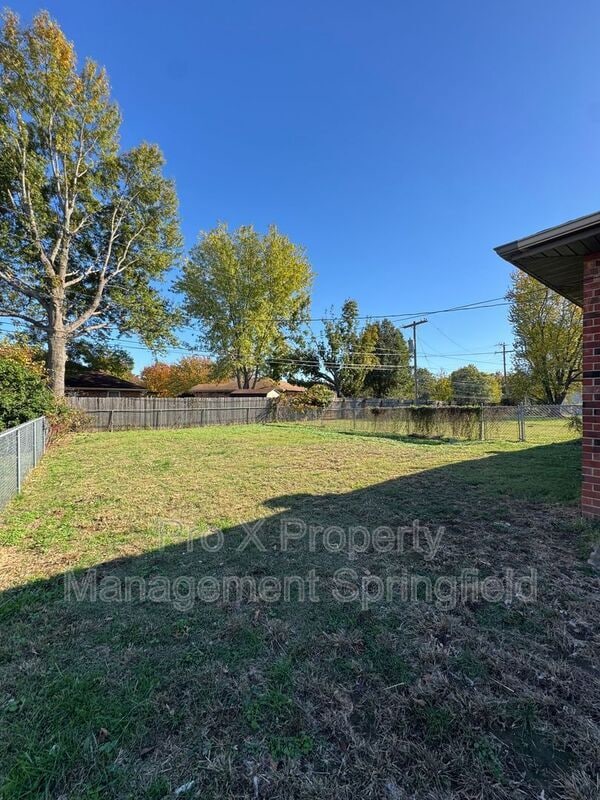 Building Photo - 3720 Farm Rd