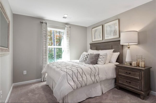 Building Photo - 135 Stegg St