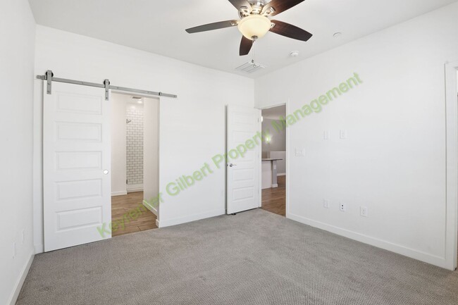 Building Photo - Modern Gilbert Lakeview Townhome in The Lakes at Annecy