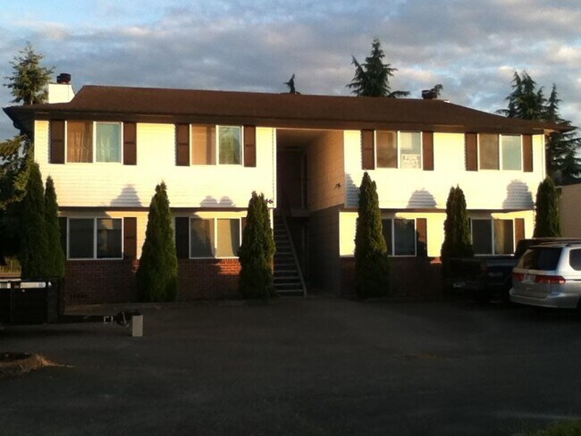 Primary Photo - 3846 D Pl SE