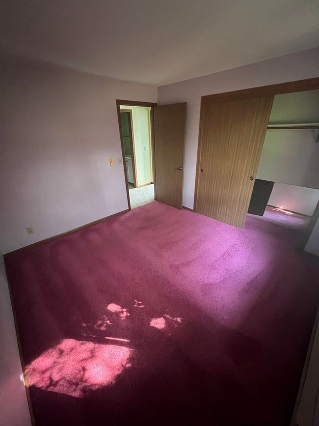 Building Photo - Spacious 2-Bed, 2-Bath Condo with Comfort and Convenience!