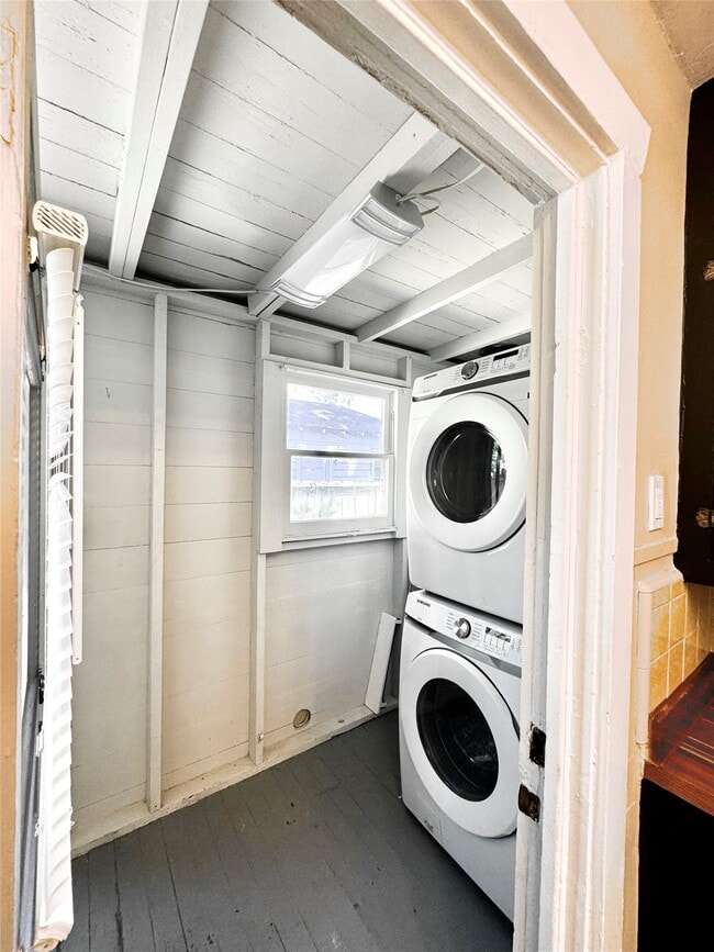 Building Photo - 1018 Dunbar St