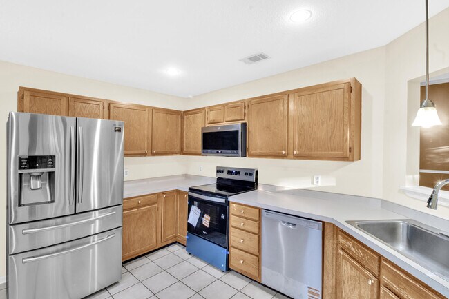 Building Photo - 2232 Fulva Dr