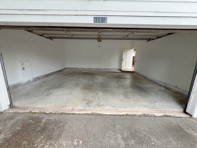 Building Photo - 11852 Taylorcrest Rd