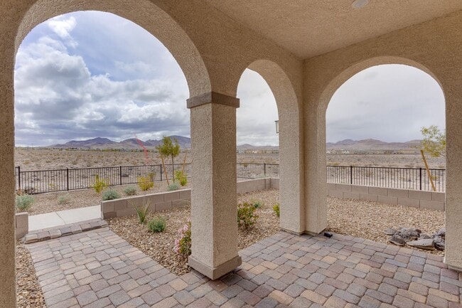 Building Photo - SPACIOUS 4BEDROOM 3BATH HOME IN INSPIRADA