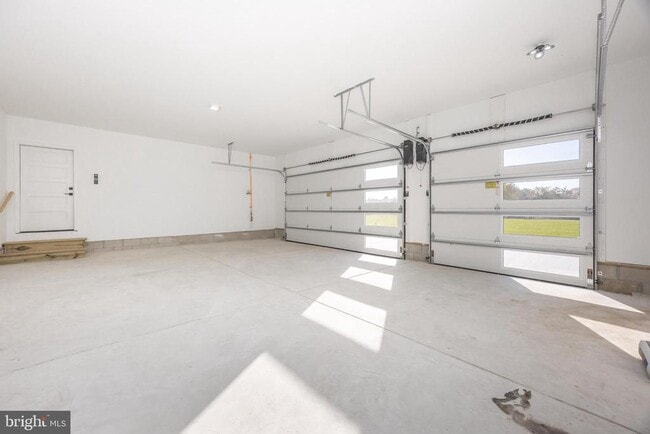 Building Photo - 5692 King Stuart Dr