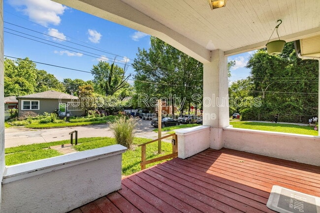Building Photo - 8896 Alva Ave