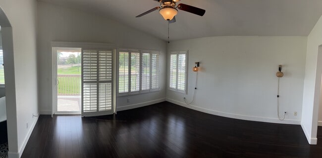 Building Photo - 31495 Sunningdale Dr