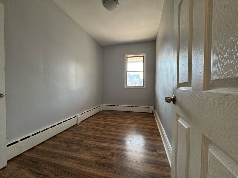 Building Photo - 579 Avenue A