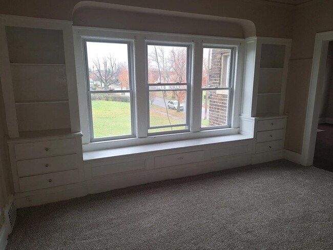 Building Photo - 3438 E 140th St