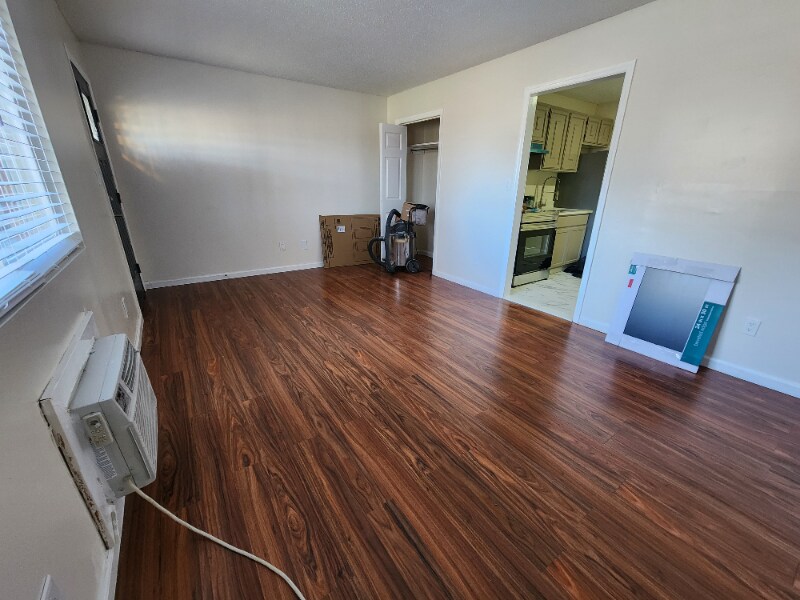 Building Photo - 22 Crescent St