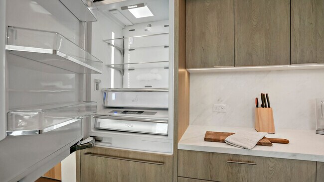 Building Photo - 1947 Vermont Ave NW