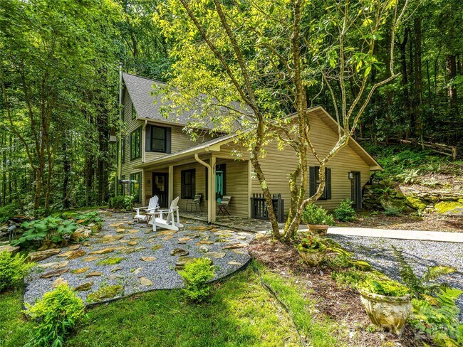 Building Photo - 81 Summer Trees Ln