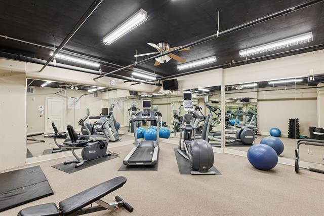 Building Photo - 6605 Bandera Ave