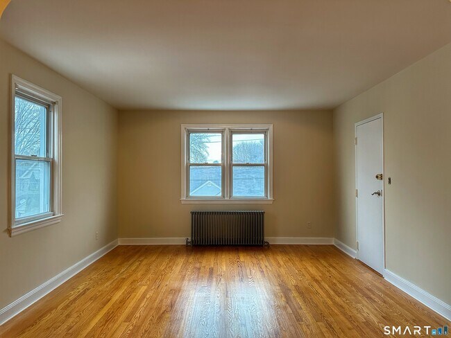 Building Photo - 181 Fox St