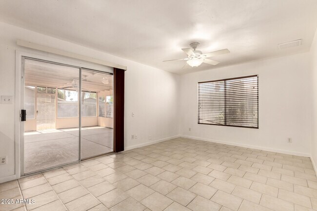 Building Photo - 5603 W Greenbriar Dr