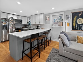 Building Photo - 3534 W Wrightwood Ave