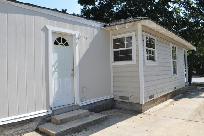 Building Photo - 1416 Easton Rd