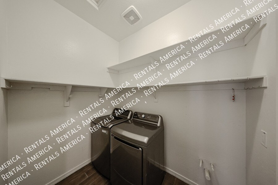 Building Photo - 22366 E Sentiero Dr