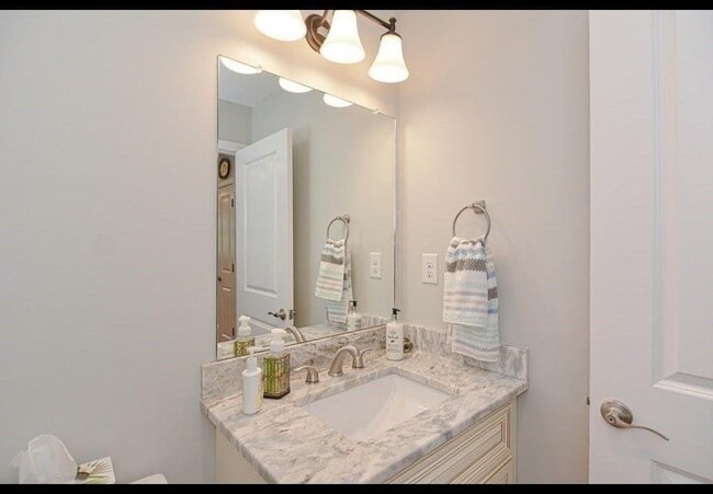 Building Photo - 8 Sourwood Cir