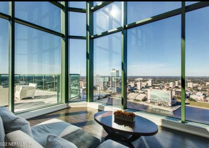 Building Photo - 1431 Riverplace Blvd