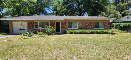 Building Photo - Charming 3-Bed, 2-Bath Home in Desirable N...
