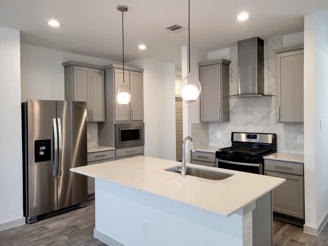 Building Photo - 3012 Gunnersbury Dr