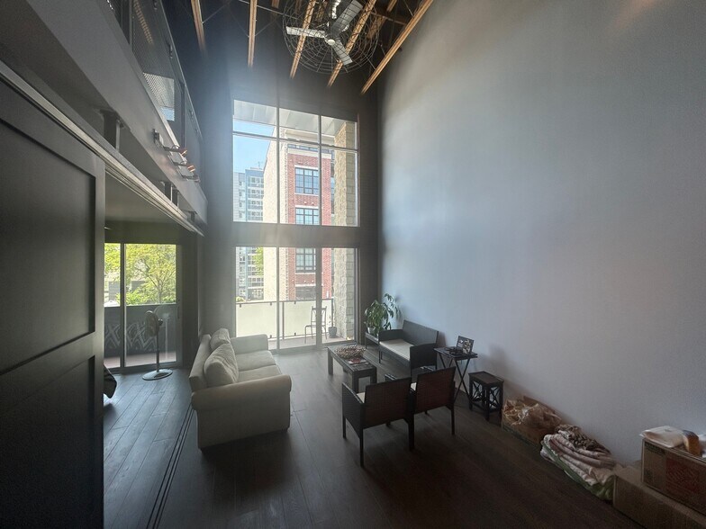 Building Photo - 614 S Troy St
