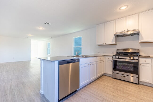 Building Photo - 9143 Coronal Rings