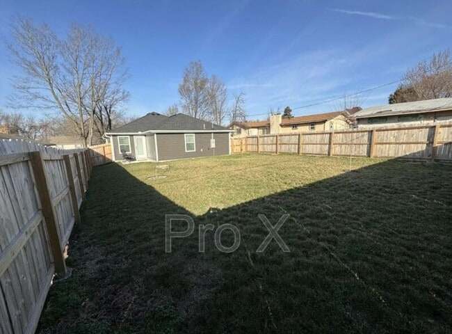 Building Photo - 211 S Galena Ave