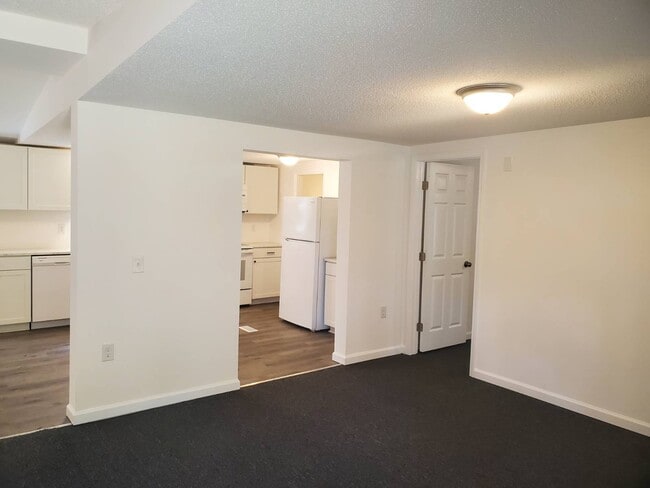 Building Photo - 515 Swinson Rd