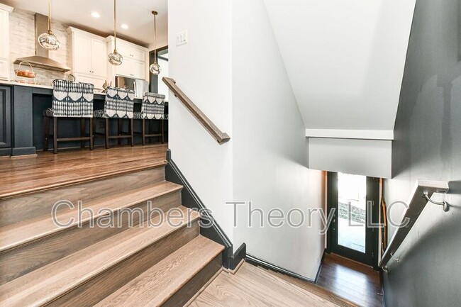 Building Photo - 42293 Ashmead Ter