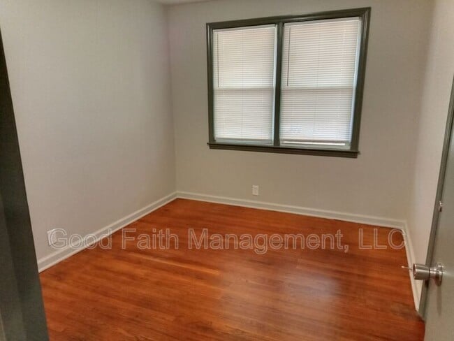 Building Photo - 3105 Old Louisville Rd