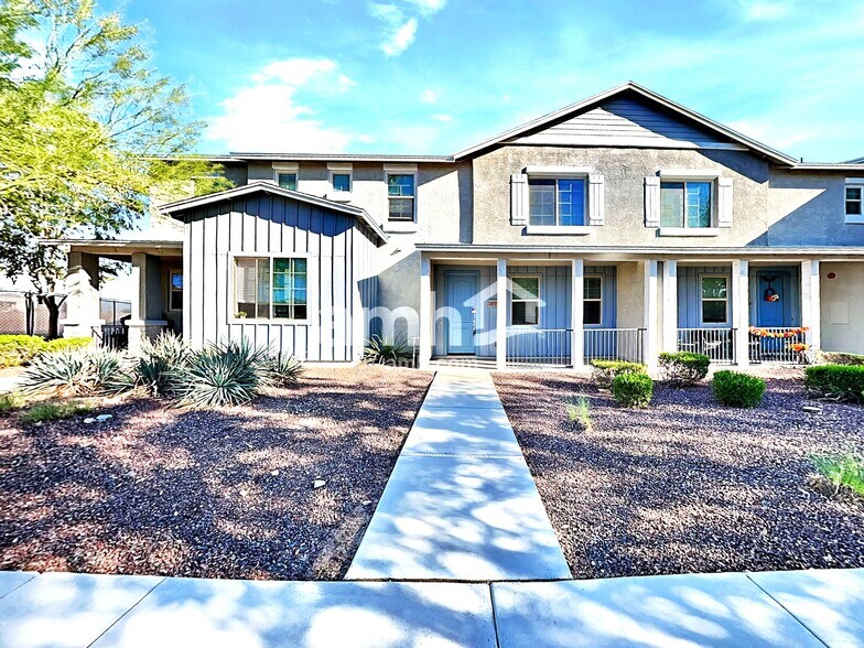 Primary Photo - 20715 W Thomas Rd