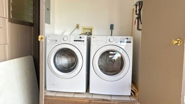 Building Photo - 94-451-451 Keaoopua St