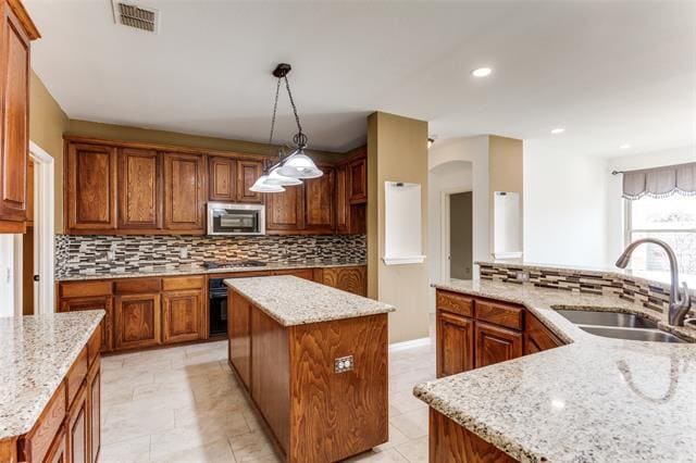 Building Photo - 3825 Miramar Dr